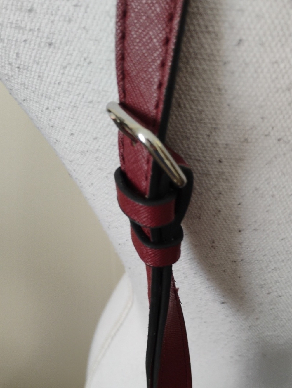 Guess Bags - Picture 4 of 15